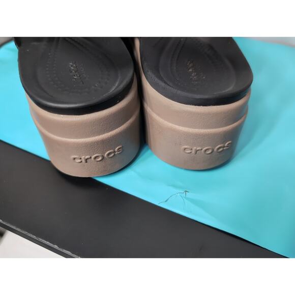 Women's Crocs Black LiteRide Brooklyn Low Wedge Platform Sandals Size 9 Black W - Picture 8 of 10